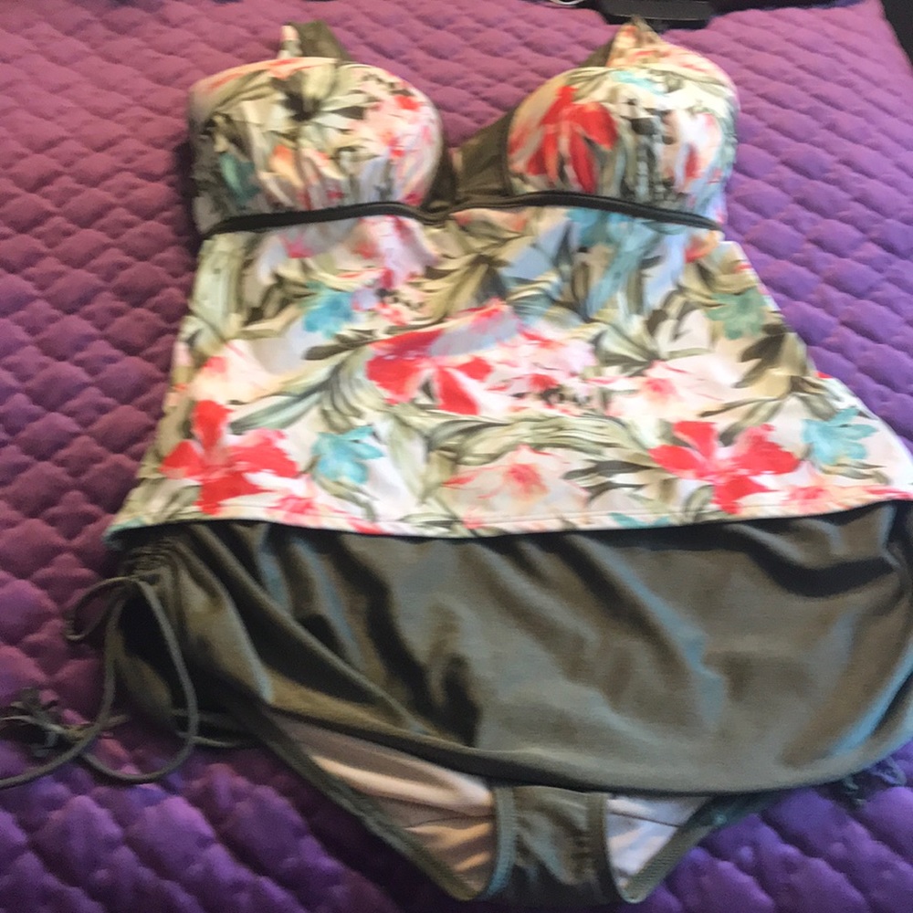 Swim suit